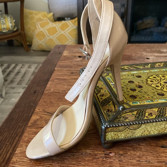 Steve Madden heels, toe cleavage, and a great shoe, 7m - Picture 2 of 5